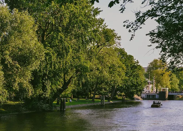 Lake Amsterdam AirportAirport Hotel